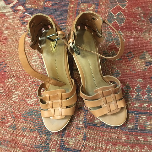 Great condition! Dolce Vida wedges, cognac - Picture 1 of 6